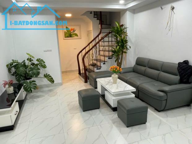BÁN NHÀ 6 TẦNG THANG MÁY NỘI THẤT ĐẸP, THOÁNG TRƯỚC SAU, GẦN PHỐ TRƯỜNG CHINH – ĐỐNG ĐA.