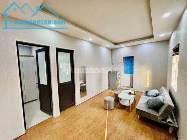 Bán CCMN ở Tây Sơn - Ô tô đỗ cửa