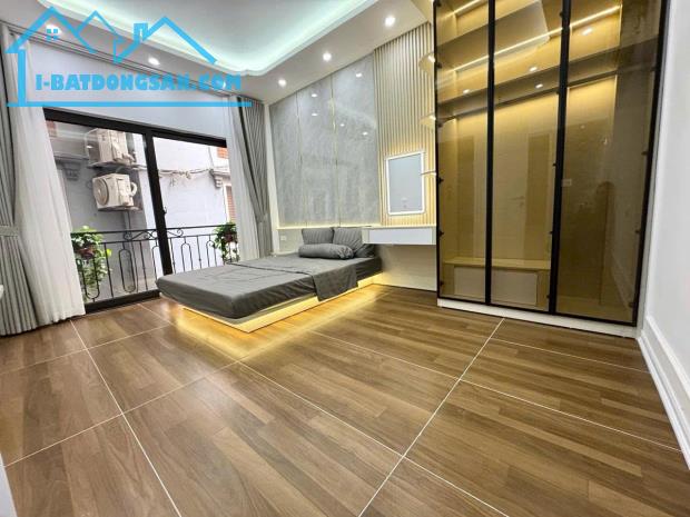ĐÊ LA THÀNH (NHỎ)-ĐỐNG ĐA-THANG MÁY-NHÀ MỚI Ở NGAY-SỔ ĐỎ CHÍNH CHỦ-GIAO DỊCH NGAY-10.6 TỶ