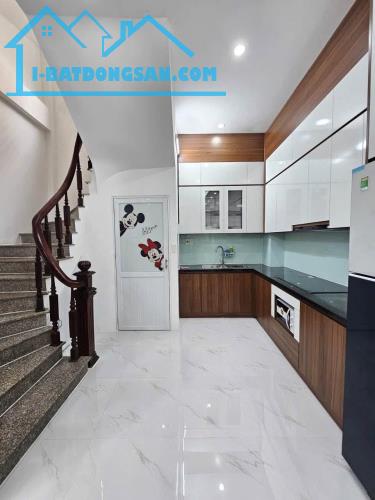 Bán nhà khu PL Nguyễn Đình Hoàn, CG giá 12 tỷ, 45m2x5T, ảnh thật