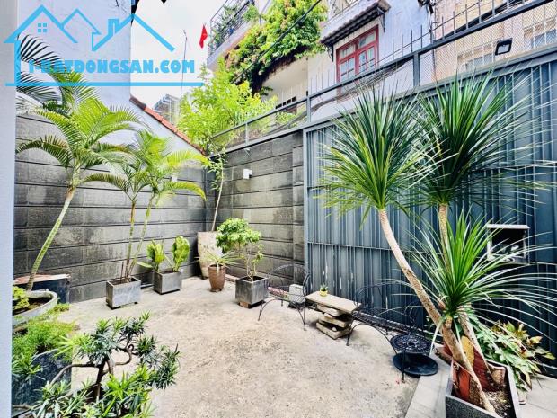 Bán Nhà 7*14 Nở Hậu ~ 160m2 - Ngay Hoàng Văn Thụ, Phú Nhuận - Gấp Bán Chỉ 26,68tỷ.