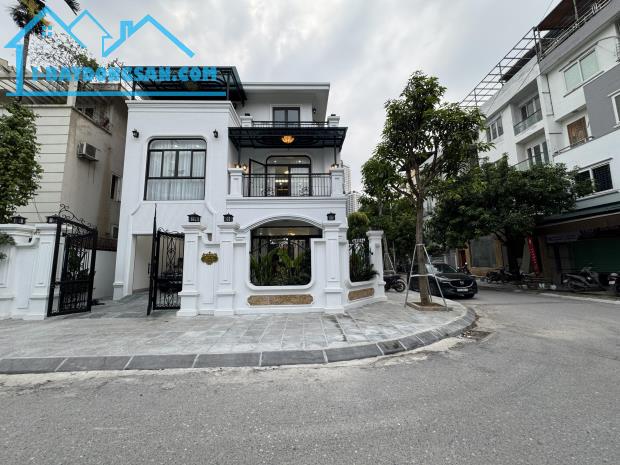 Cần bán gấp căn biệt thự lô góc 181m2 VIP nhất KĐT mới Văn Khê Hà Đông