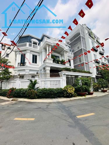 Bán biệt thự Dương Quảng Hàm, P.6, Gò Vấp: 12 x 15, giá 23,5 tỷ.