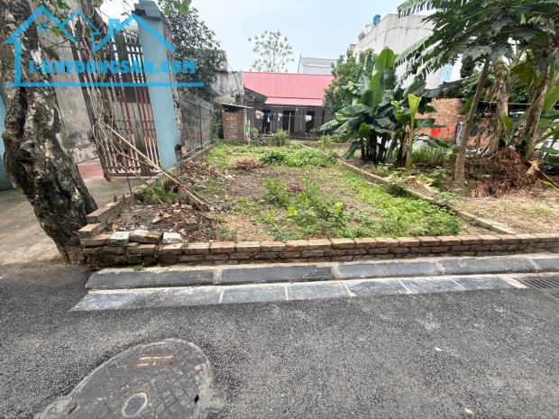 THƯ LÂM LÔ GÓC LỖ GIAO - NHỈNH 3 TỶ, DỄ XÂY, Ô TÔ ĐỖ ĐẤT
