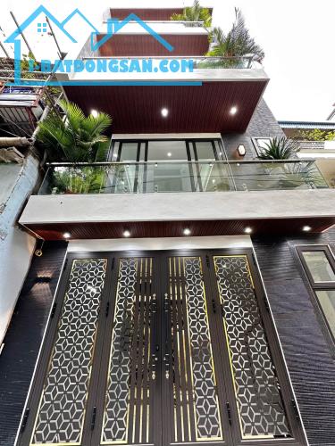 NHÀ 3 TỶ 650 TRIỆU,ĐƯỜNG TRẦN HUY LIỆU Ô TÔ CẤT TRONG NHÀ , 55 M2 x 3,5 TẦNG