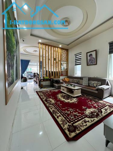 Bán nhà mái Thái 452m2 thị trấn Liên Nghĩa Đức Trọng Giá 5 tỷ 200 triệu