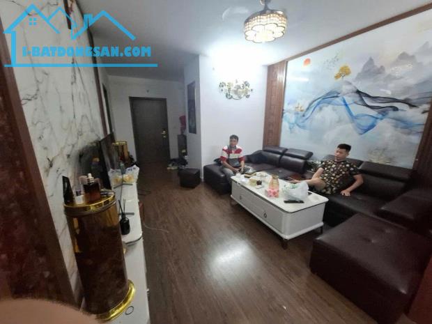 B.á.n căn hộ chung cư K35 Tân Mai -Hà Nội DT 77m2 full nội thất giá hơn 6 tỷ
