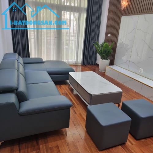 Bán nhà Vạn Phúc, ngõ thông rộng, oto đỗ 40m2*4T giá chỉ 9.9 tỷ!