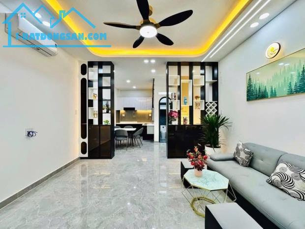 Hẻm xe hơi, đường Tô Hiến Thành, Quận 10, 35m2, Giá 6 tỷ