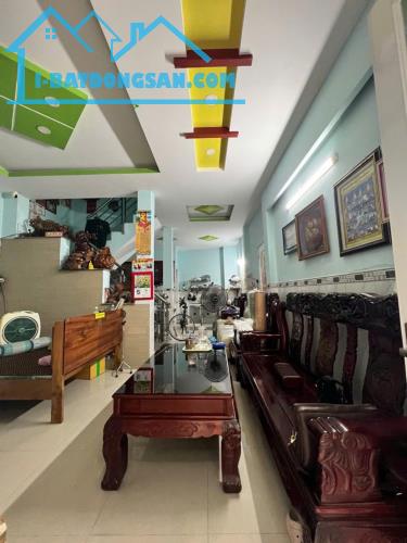NHÀ ĐẸP TRẦN XUÂN SOẠN – QUẬN 7 – LÔ GÓC 3 MẶT HẺM THOÁNG – CHỈ 4,29 TỶ