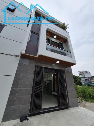 BÁN NHÀ ĐẸP 2.45 TỶ 3 TẦNG 5M2 NGÕ CỰC NGẮN KHU BÃI VIÊN