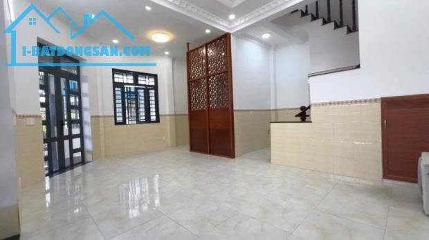 HẺM XE HƠI - HBC - 3 TẦNG - GIÁ TỐT KHU VỰC
