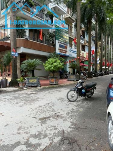 Bán nhà P/Lô 2 Ô Tô Tránh Đỗ Quang Cầu Giấy 50m2-5T 2MT 2 Thoáng 25,5 Tỷ Đỗ Quang.