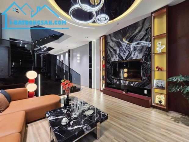 ♥ MT Châu Thượng Văn, gần Chợ Hòa Cường, 66m2, 2 mặt thoáng, 3 tầng ở ngay,8.x tỷ