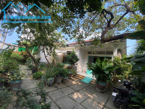 Lô góc MT Đường 44, Phước Long A – Dt 382m² (20 x 24m) – Ngay Hồ Bá Phấn