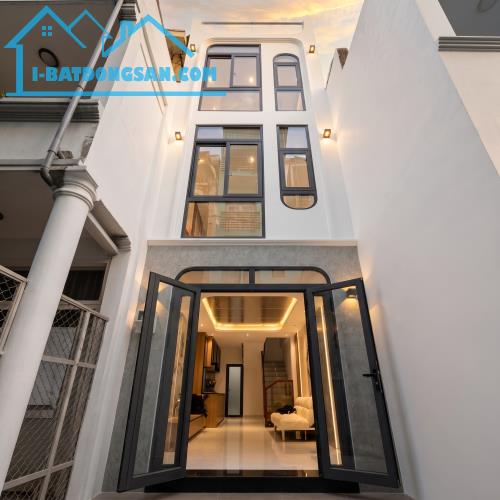 Q1 có căn nhà mới đét 4 tầng, giá mềm xèo chỉ 6.88 tỷ!