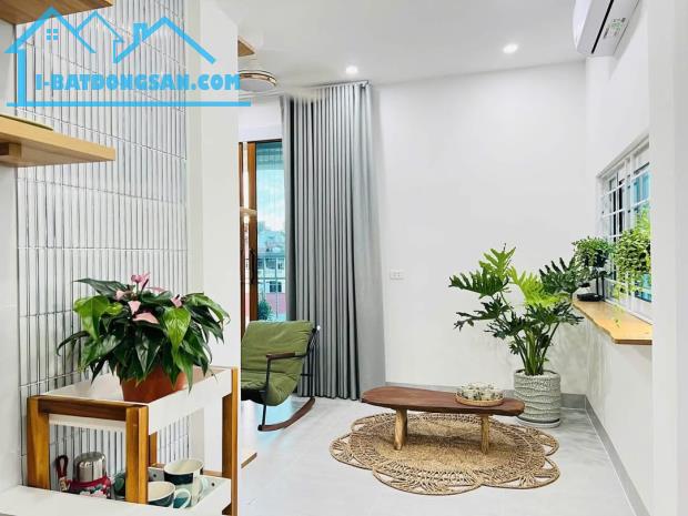 Phố Cổ - Hiếm Bán- Tập Thể Hàng Da-Hoàn Kiếm- Dt:55m2/2PN*nhỉnh 5 tỷ
