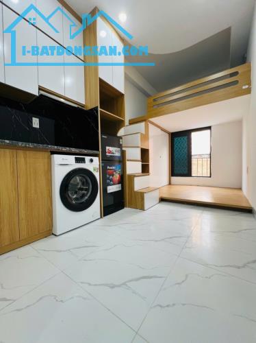 Tòa CCMN 426 Đường Láng - 22 Phòng - Doanh Thu 1.2 Tỷ/Năm - Chỉ 19.5 Tỷ