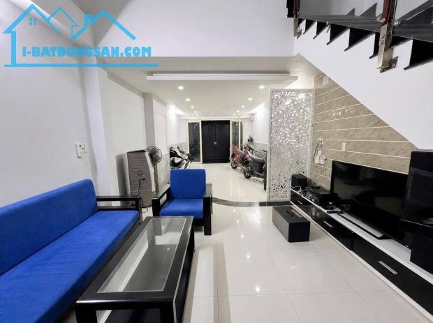 🔥 GIẢM NGAY 500 TRIỆU – GIÁ CHỈ 11 TỶ – Ô TÔ VÀO NHÀ – 5 TẦNG MỚI ĐẸP – GIÁP QUẬN 1