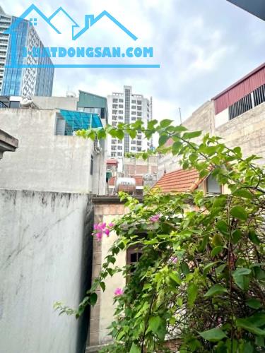 Bán nhà mặt ngõ đường Lạc Long Quân , diện tích 50m2, giá 15 tỷ