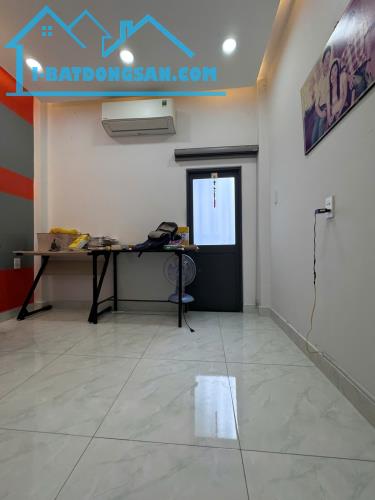 Nhà đẹp Trần Văn Ơn khu sầm uất Tân Phú– 2 mặt hẻm ô tô, dân trí, gần trường, chợ, 3.x TỶ