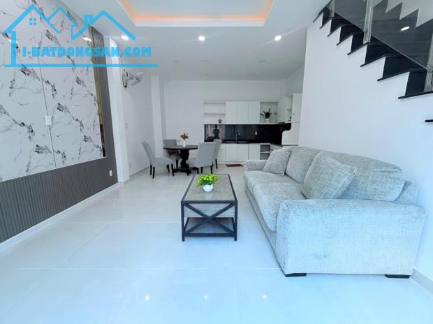 Bán nhà khu vực Tân Bình, Trường chinh
