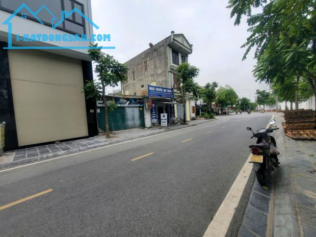 Bán nhà Thạch Bàn,Long Biên 7 tầng,60m,mt5m vỉa hè,oto tránh nhỉnh 22 tỷ