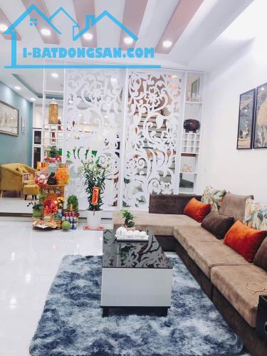 Bán nhà 2 tầng, Lỗ Giáng 1, sát chợ Hòa Xuân, 100m², giá 5.85 tỷ, gần Nguyễn Tri Phương