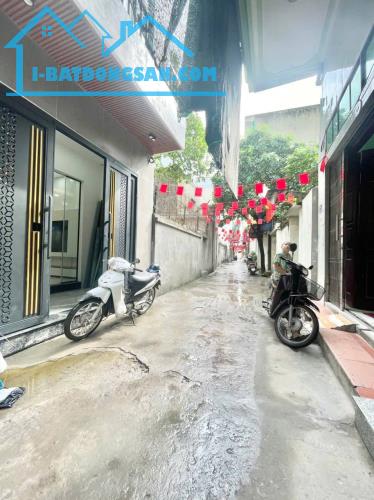 BÁN NHÀ 2 TỶ 550 TRIỆU,NGÕ ĐƯỜNG TRẦN ĐĂNG NINH, 45 M2 x 3 TẦNG