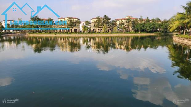 Bán biệt thự kđt Nam an khánh gần hồ điều hòa DT 262m2 x4t đường lớn, rất cần bán, giá rẻ