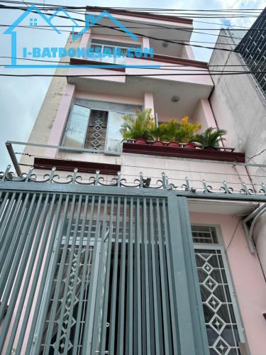 Bán nhà Trần Quốc Tuấn, P.1, Gò Vấp: 4 x 11, giá 5,2 tỷ.