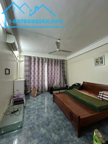 Bán nhà mặt phố Thụy KHuê , diện tích 45m2, giá 25 tỷ