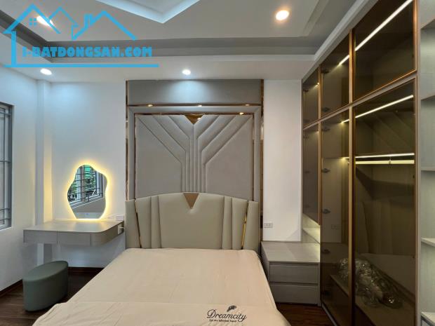 Bán nhà ngõ 184 Hoàng Quốc Việt 36 m2 5 tầng MT 5 m chỉ 8,5 tỷ 0948031338
