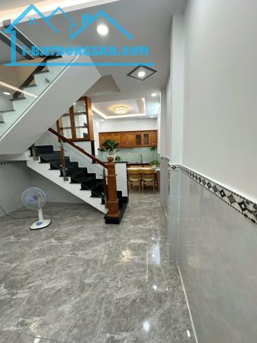 Bán nhà mới, hẻm 4m Lê Văn Quới, khu sầm uất, cách 1 căn ra mặt tiền tặng nội thất 4.X TỶ