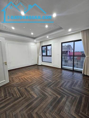 Nhà đẹp ngõ Nguyễn Văn Linh, giá 14.9 tỷ, 60m2x5T, thang máy