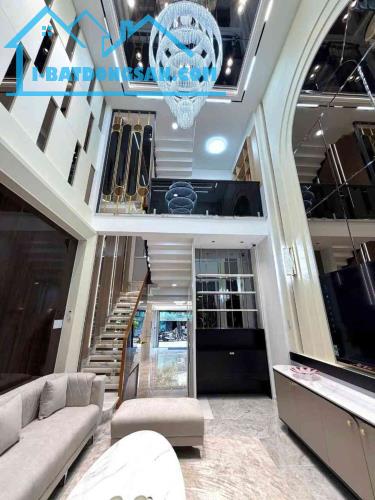 MỚI XÂY, 5 TẦNG, KHU BIỆT THỰ BỀ THẾ GẦN TÊN LỬA - GIÁ 11,8 TỶ