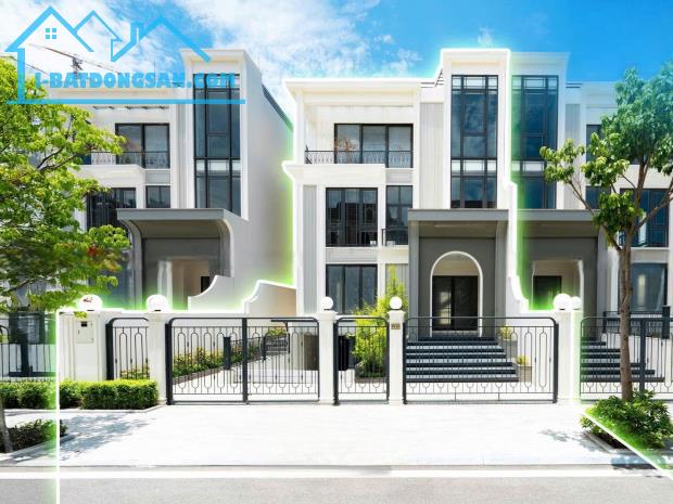 BÁN BIỆT THỰ CIPUTRA 300M² - NHÀ MỚI HOÀN THIỆN - GIÁ 121.1 TỶ