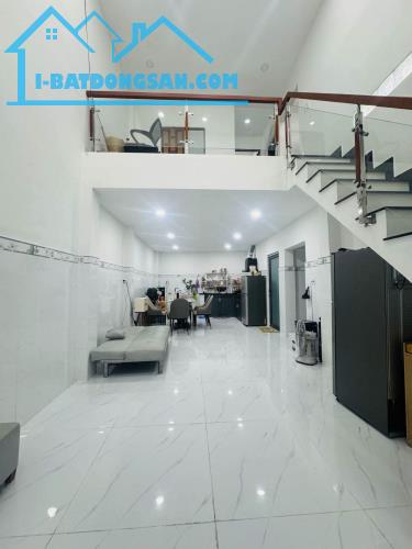💥 NHÀ 2 TẦNG NỞ HẬU, CHỦ XÂY TÂM HUYẾT, DIỆN TÍCH CÔNG NHẬN 65 M², XE HƠI NGỦ TRONG NHÀ.