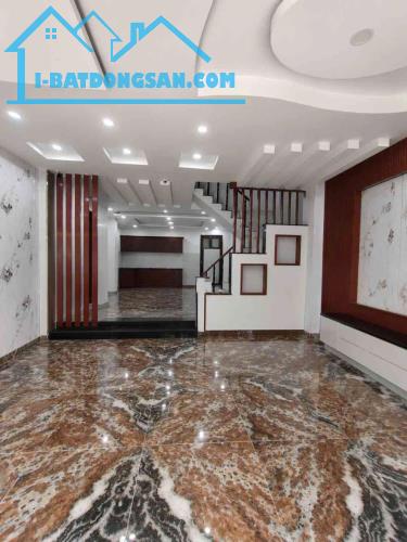 HẺM THÔNG XE HƠI - NGANG 6M ĐẸP - NHÀ 5 TẦNG KIÊN CỐ - NHÀ ĐẸP Ở NGAY- CHỦ BÁN ĐỐI NHÀ
