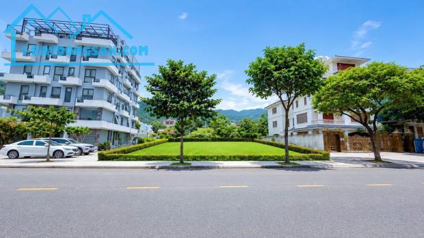 Bán đất mặt tiền Lê Văn Lương, Sơn Trà, 300m2, ngang 15m, gần biển, giá 31 tỷ