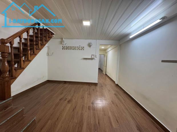 Nhà diện tích 52m² ngay Công viên Tầm Vu, hẻm xe hơi giá hơn 7 tỏi, nở hậu