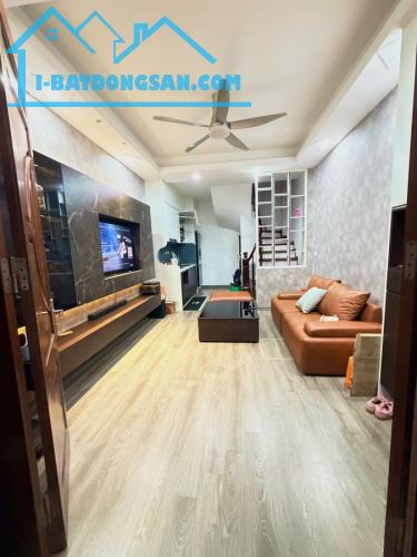 Bán nhà phố Cầu Giấy 38m2, 4T, MT4m lô góc 3 thoáng cực đỉnh