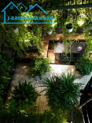 *Bán cặp đất đường Nguyễn Lữ, khu Nam Việt Á, dt 180m2, giá 20 Tỷ