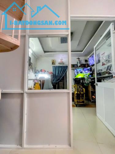 Nhà Tân Bình – Hồng Lạc, 4 tầng ở ngay - KD – ngang hơn 3m – dài 10m - hơn 4 tỷ.