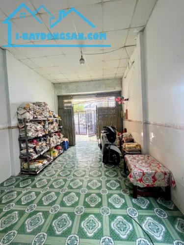 Nhà Tân Bình – Lạc Long Quân, 2 tầng nở hậu - ở ngay – ngang 5m – dài 18m – hơn 12 tỷ.