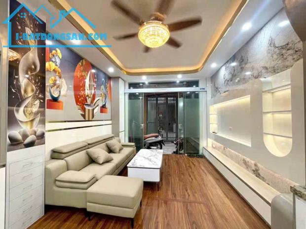 Bán nhà Vạn Phúc, ngõ rộng, oto đỗ gần 33m2*5T giá chỉ 8.35 tỷ!
