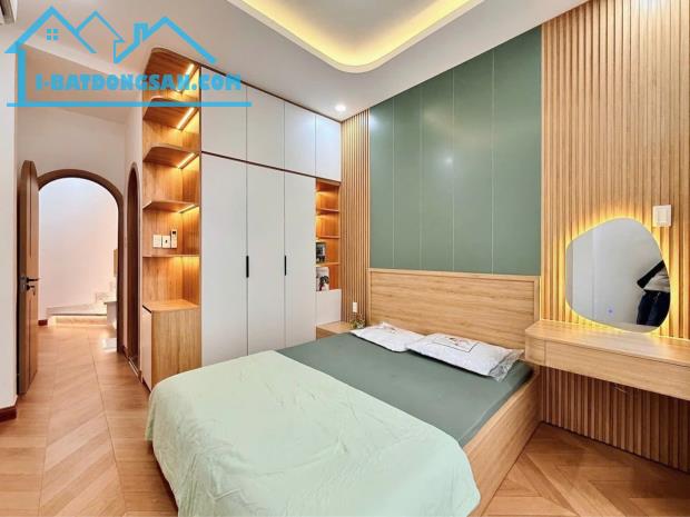 NHỈNH 4 TỶ- Q3 - VÕ VĂN TẦN - MỘT SẸC SÁT MẶT TIỀN - 4 TẦNG - 2PN 3WC - NỘI THẤT FULL - SD