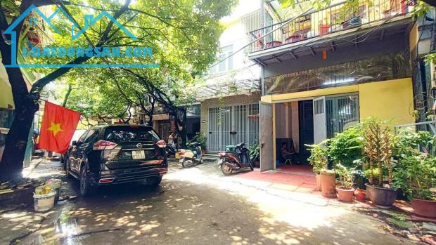 Bán nhà ô tô kinh doanh phố Bằng Liệt linh Đàm 20 tỷ. DT 82m2 x 5 tầng, nhà gia đình tự xâ