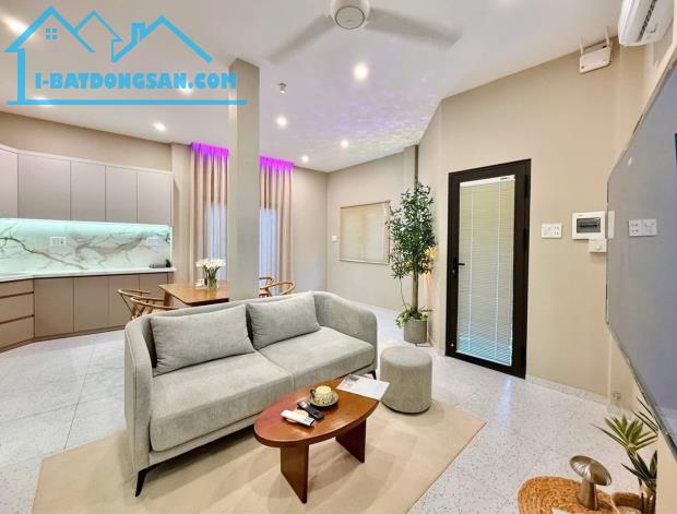 Nguyễn Đình Chiểu_Võ Văn Tần, 5 Tầng đẹp mới, ngang 5.8m, 39m2, gần MT, Ở ngay, chỉ 7.9 Tỷ