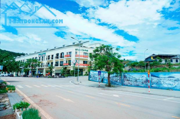 Bán Đất 100m2 có sẵn 100 m2 thổ cư giá 1.66 tỷ tại Đường Văn Tiến Dũng - Sơn La